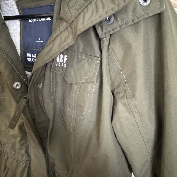 ABERCROMBIE OLIVE JACKET - Picture 4 of 6